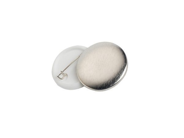 tin-badges-bissza